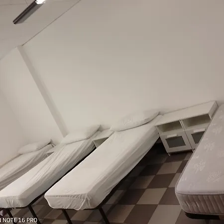 Per 6 Lavoratori Apartment
