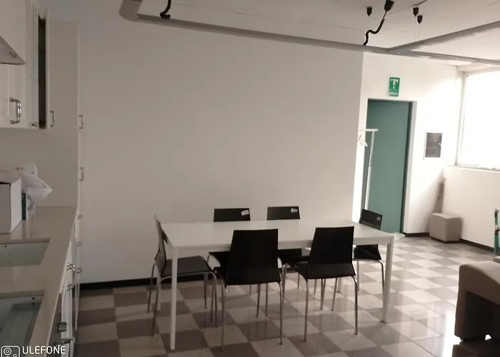 Per 6 Lavoratori アパート *